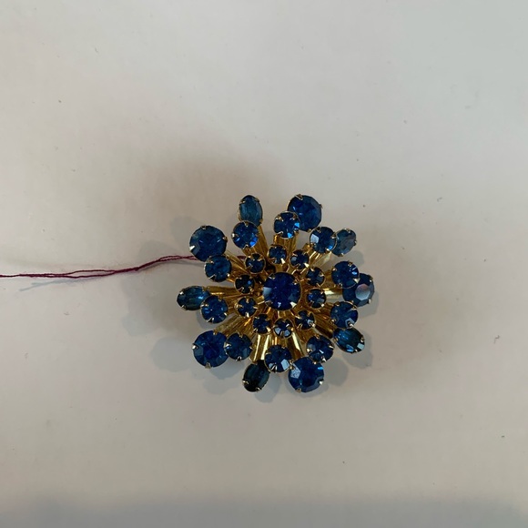 Vintage Blue Crystal Brooch - Picture 5 of 5